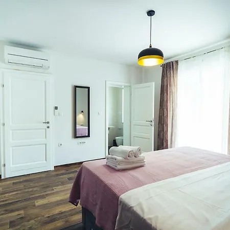 Luxury Borak فيلة إيموتسكي