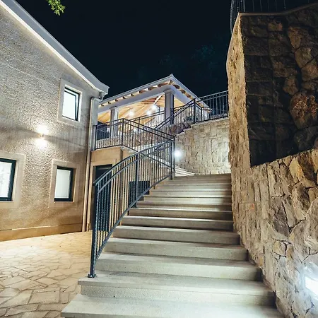 Vila Luxury Borak *